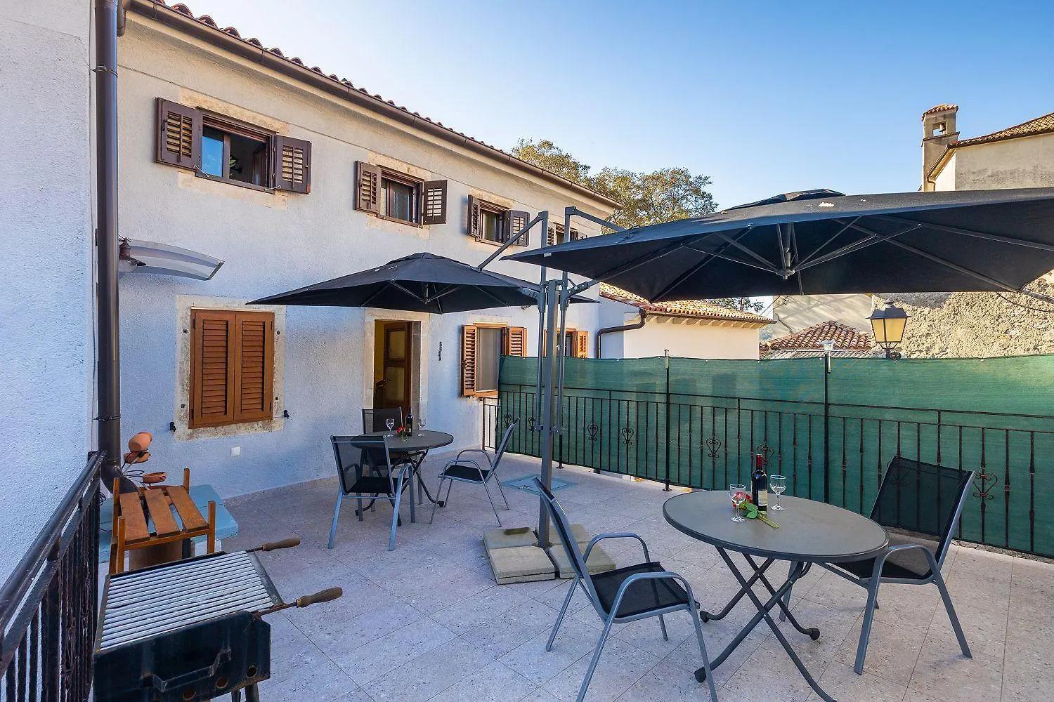 Mediterranes Apartment Mit Panoramablick, Pool, Privatparkplatz, Grill Pazin 0*,