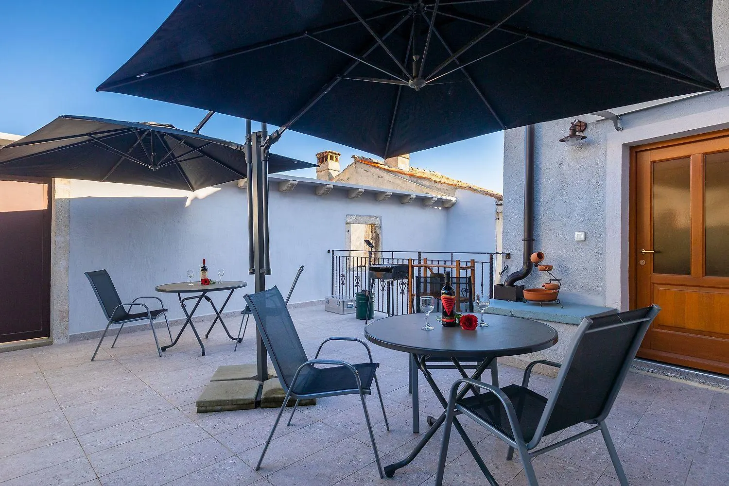 Mediterranes Apartment Mit Panoramablick, Pool, Privatparkplatz, Grill Pazin