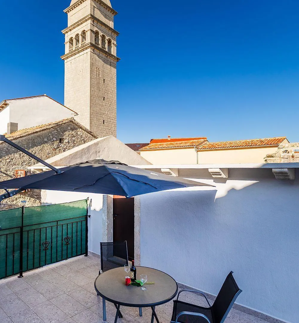 Mediterranes Apartment Mit Panoramablick, Pool, Privatparkplatz, Grill Pazin
