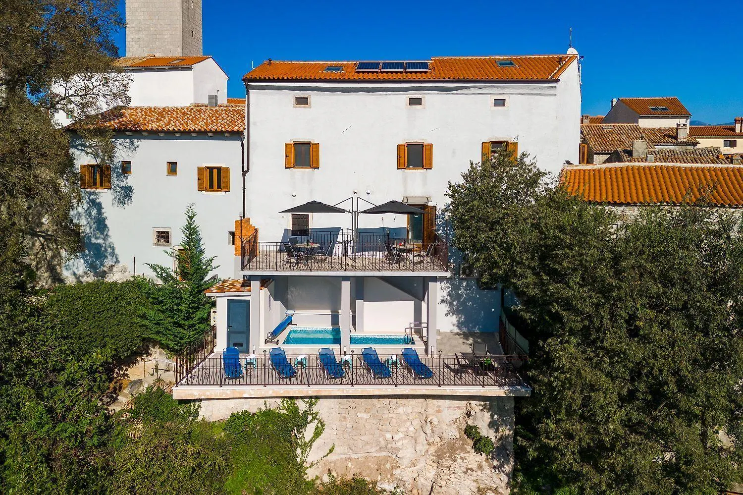 Mediterranes Apartment Mit Panoramablick, Pool, Privatparkplatz, Grill