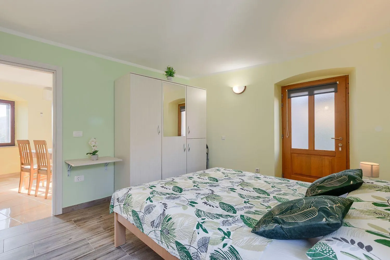 Mediterranes Apartment Mit Panoramablick, Pool, Privatparkplatz, Grill Pazin