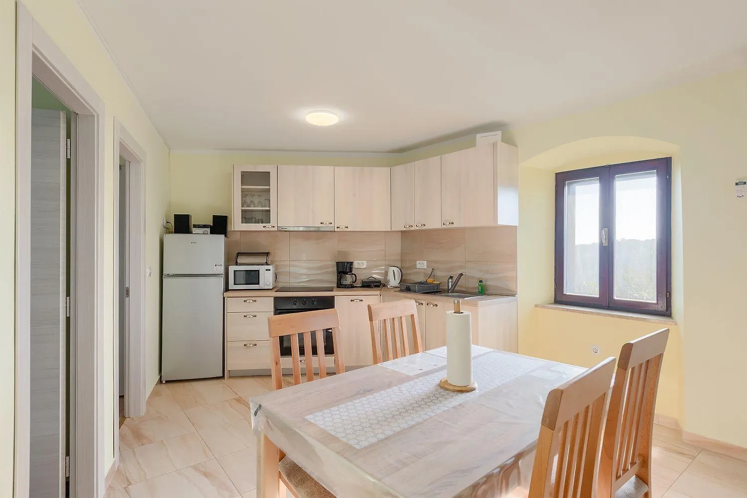 Mediterranes Apartment Mit Panoramablick, Pool, Privatparkplatz, Grill