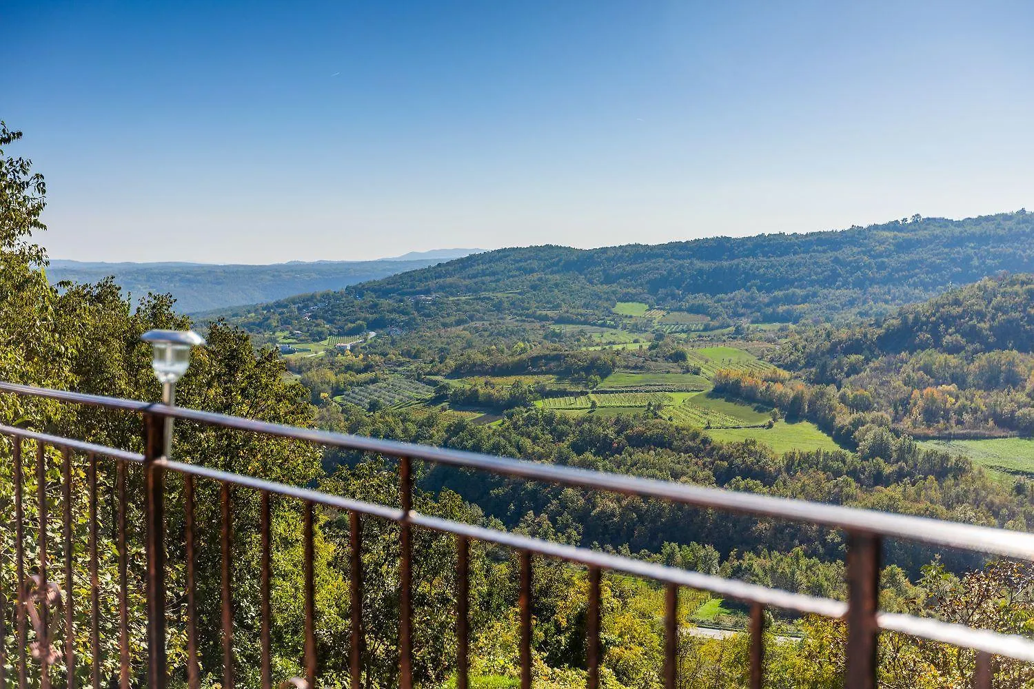 Mediterranes Apartment Mit Panoramablick, Pool, Privatparkplatz, Grill 0*, Pazin