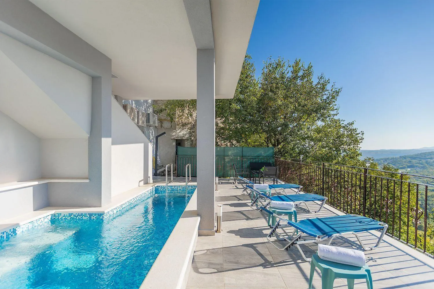 Mediterranes Apartment Mit Panoramablick, Pool, Privatparkplatz, Grill Pazin 0*,  Hırvatistan